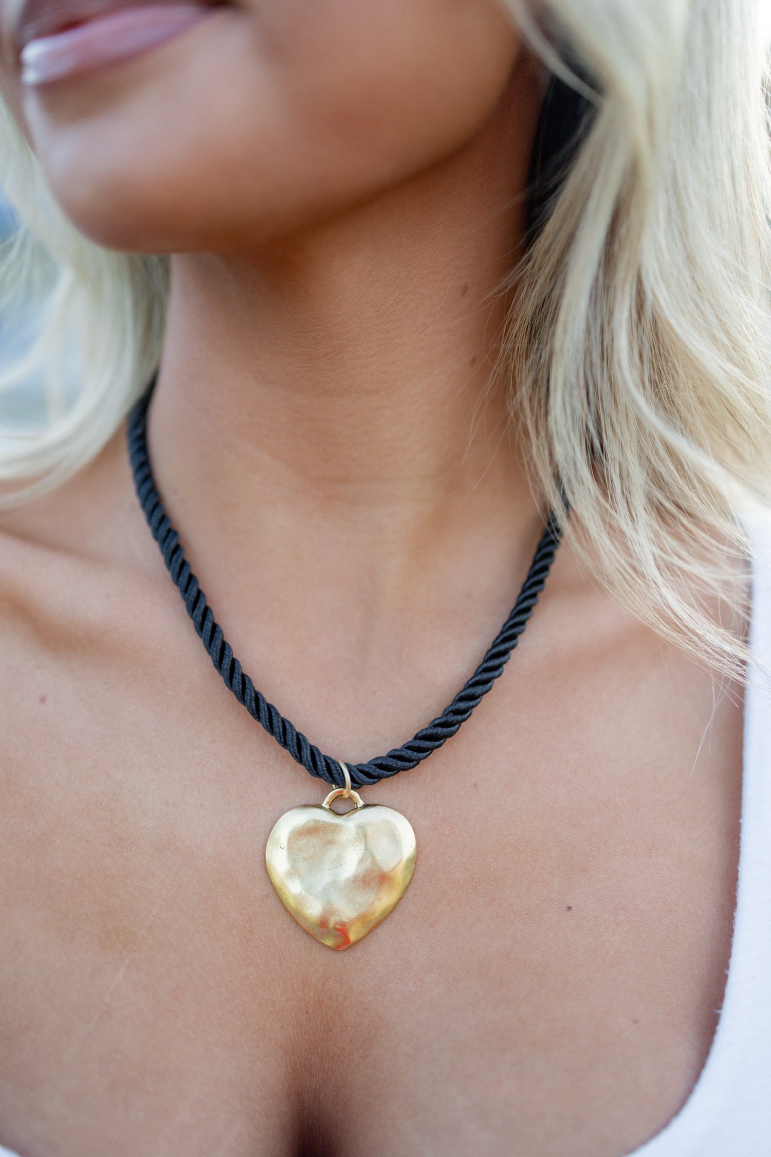 Black Out Rope Heart